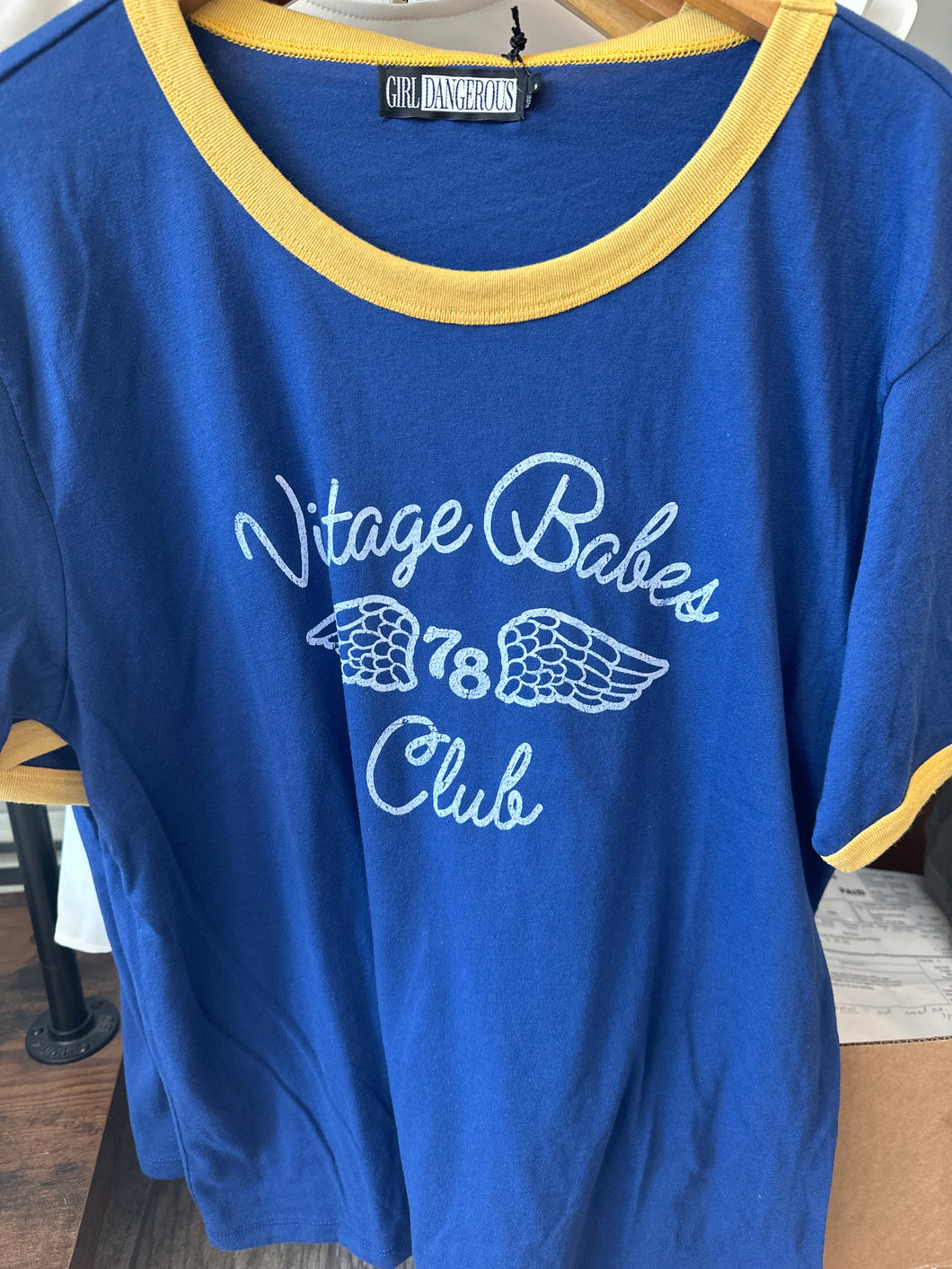 VINTAGE BABES CLUB T SHIRT