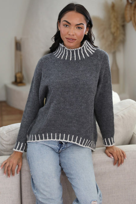 PULLOVER WITH IVORY STITCHES