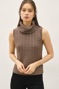 SLEEVELESS TURTLENECK SWEATER