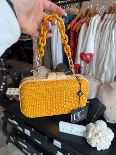 ADORABLE CLUTCH