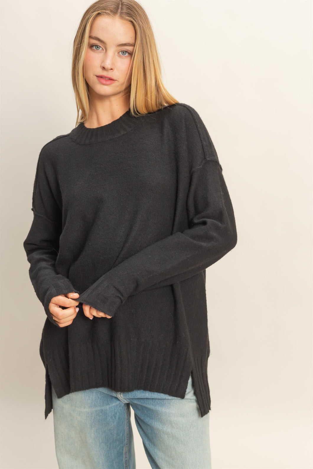 LONG KNIT BLACK SWEATER