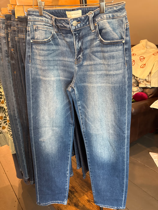 Mid Rise-Ankle Tapered Jeans