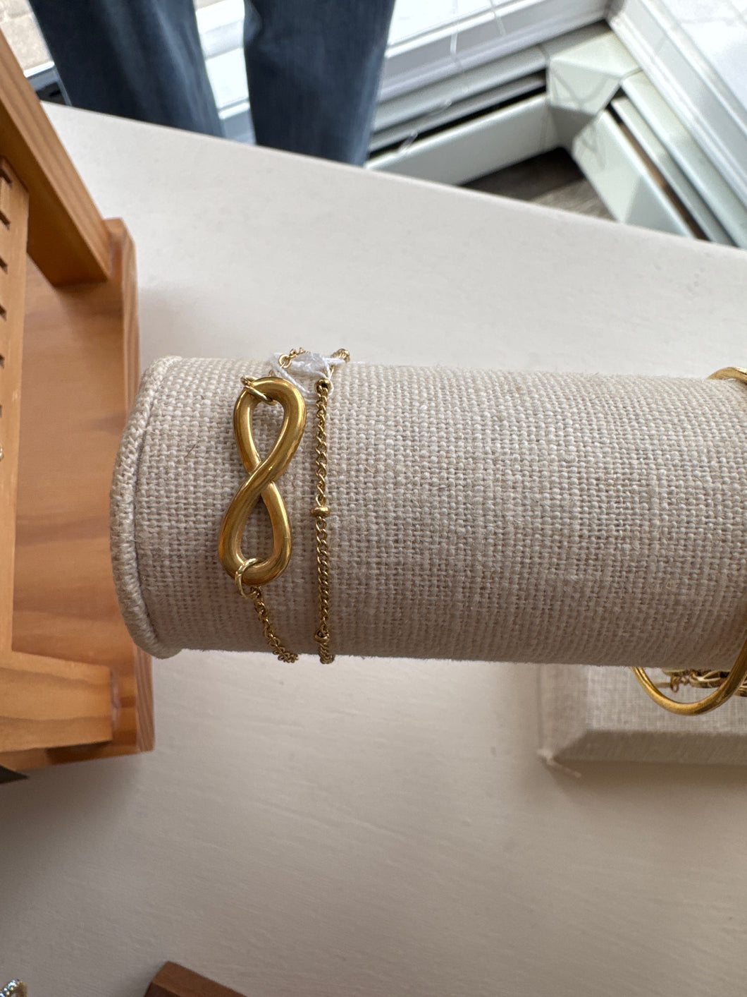 Love knot plated bracelet