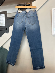 Mid Rise Crop Straight jean