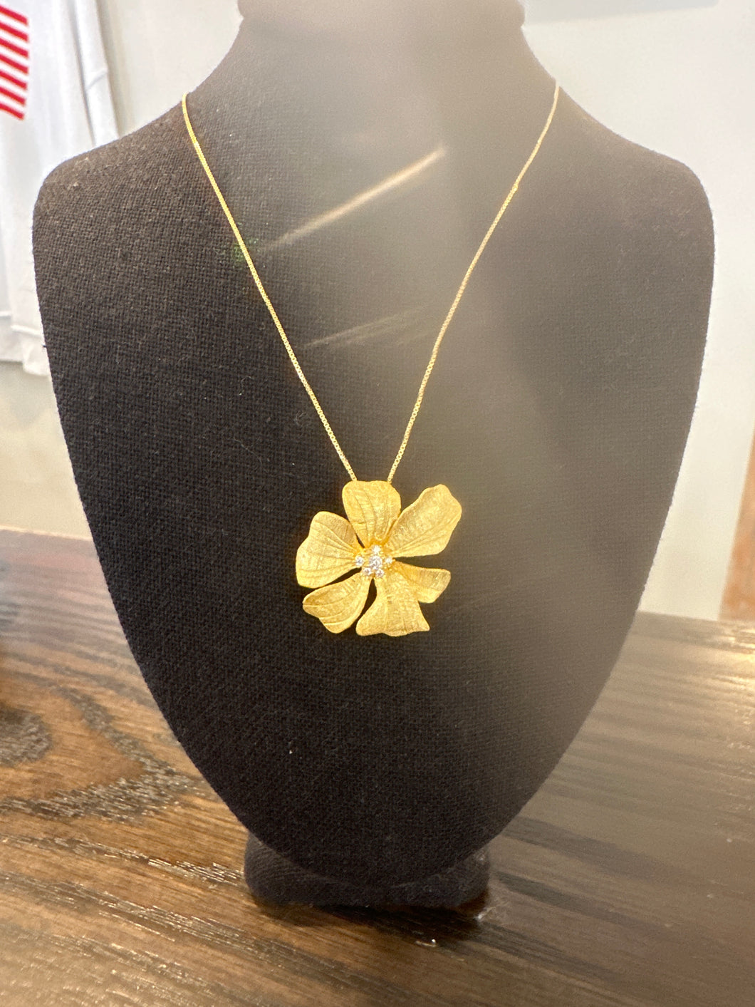 SS OR GOLD PEONY  NECKLACE