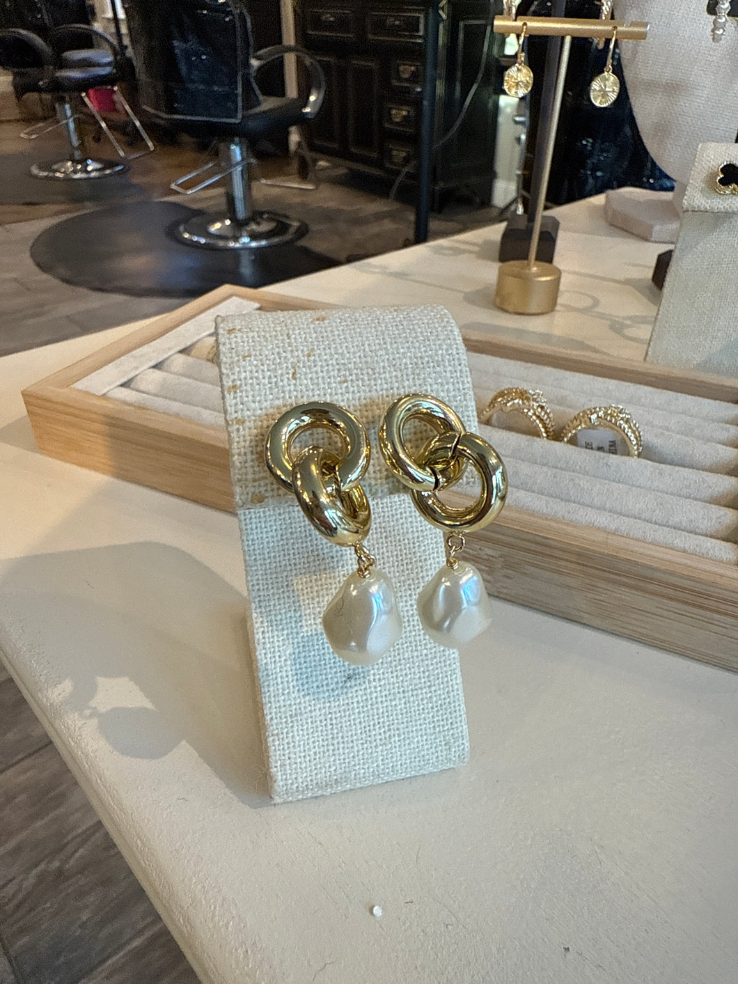 DOUBLE HOOP PEARL DROP