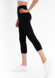 High-Waist Cropped Leggings in Black