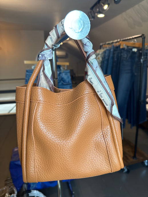 Leather Medium Bag in Tan
