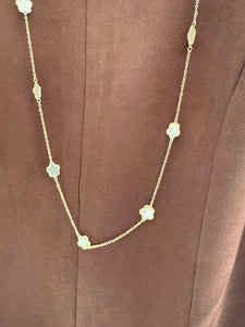 SMALL PEARL CLOVE NECKLACE